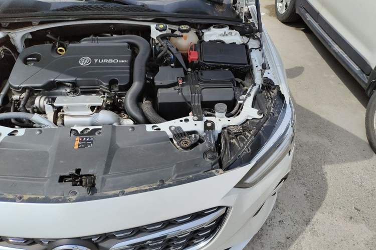 Used Buick Regal 2022 552T Smart Edition Engine Bay Left