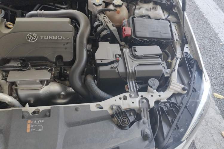 Used Buick Regal 2022 552T Smart Edition Engine Bay Left