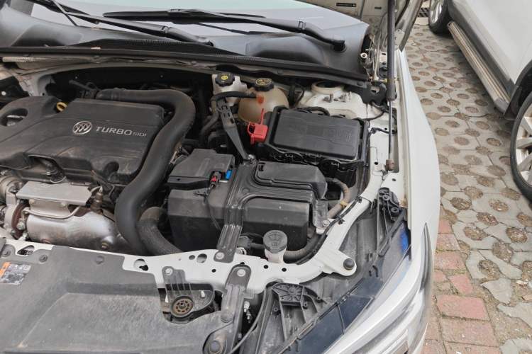 Used Buick Regal 2022 552T Smart Edition Engine Bay Left