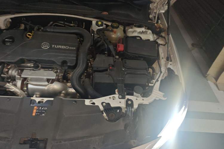 Used Buick Regal 2022 552T Smart Edition Engine Bay Left