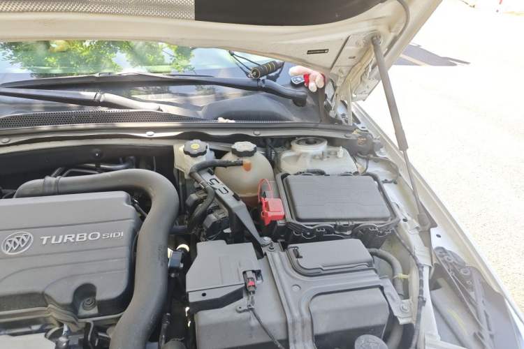 Used Buick Regal 2022 552T Smart Edition Engine Bay Left