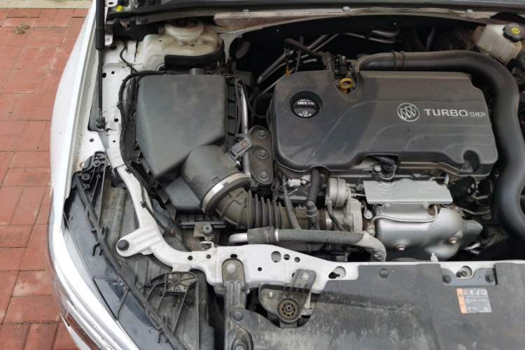 Used Buick Regal 2022 552T Smart Edition Engine Bay Right