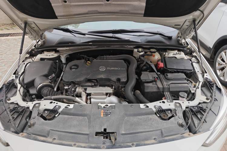Used Buick Regal 2022 552T Smart Edition Engine Bay