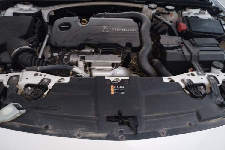 Used Buick Regal 2022 552T Smart Edition Engine Bay