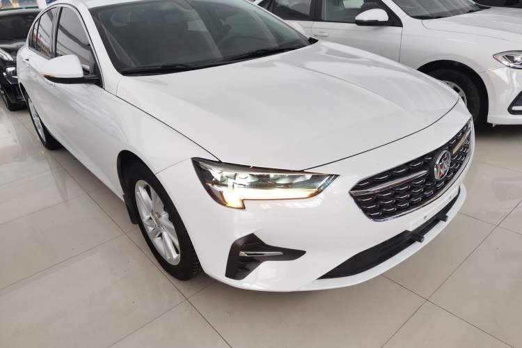 Used Buick Regal 2022 552T Smart Edition Front Right 45 Deg
