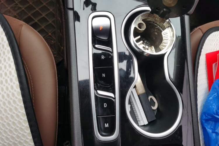 Used Buick Regal 2022 552T Smart Edition Gear Lever