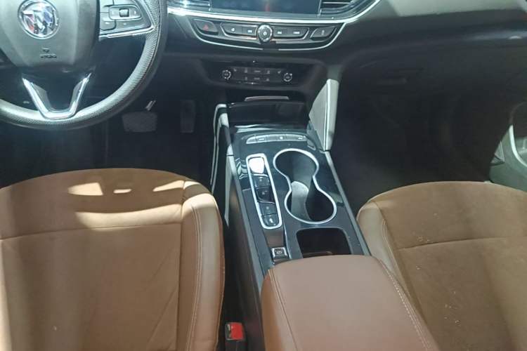 Used Buick Regal 2022 552T Smart Edition Gear Lever