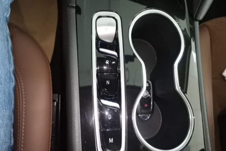 Used Buick Regal 2022 552T Smart Edition Gear Lever