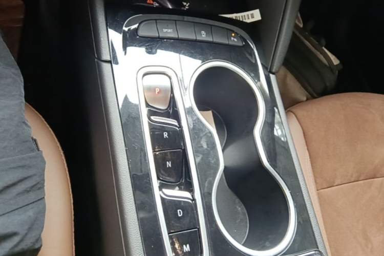 Used Buick Regal 2022 552T Smart Edition Gear Lever