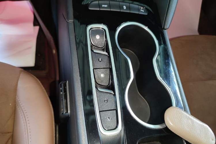 Used Buick Regal 2022 552T Smart Edition Gear Lever