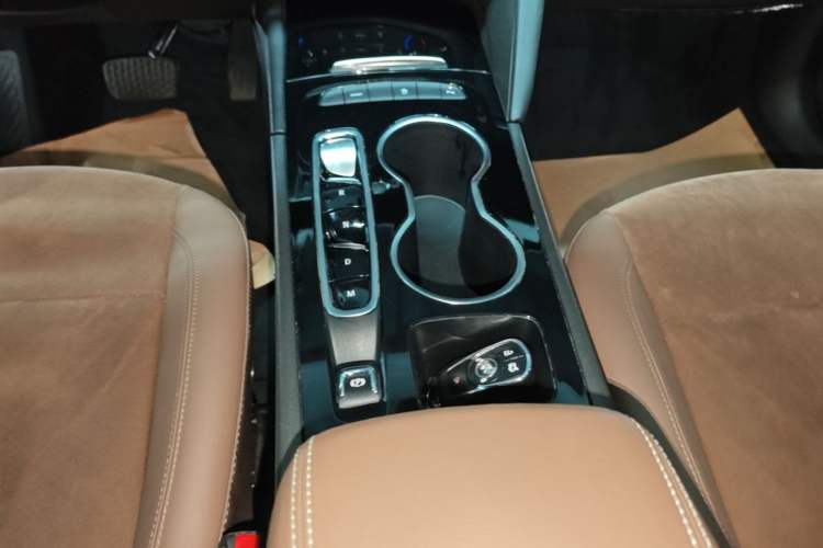 Used Buick Regal 2022 552T Smart Edition Gear Lever