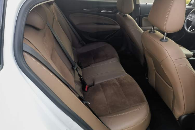 Used Buick Regal 2022 552T Smart Edition Interior 3