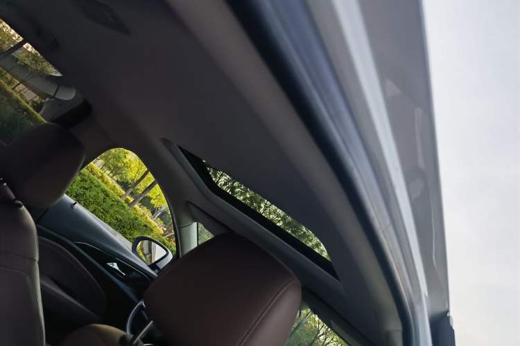 Used Buick Regal 2022 552T Smart Edition Interior 4
