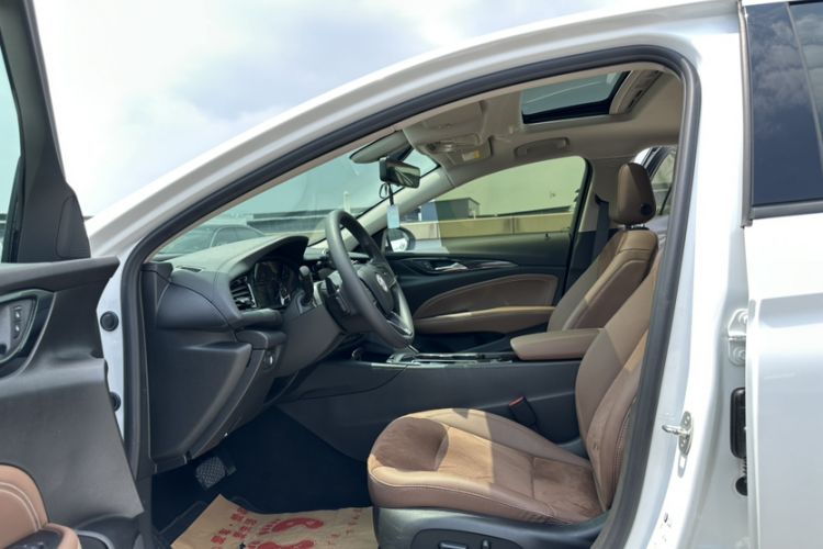 Used Buick Regal 2022 552T Smart Edition Interior 4