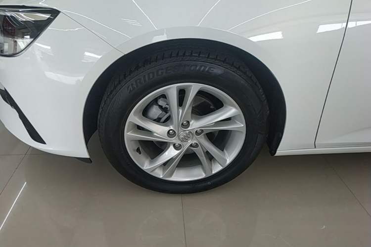 Used Buick Regal 2022 552T Smart Edition Left Front Wheel Hub