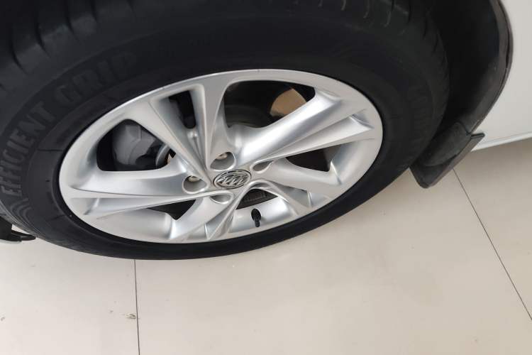 Used Buick Regal 2022 552T Smart Edition Left Front Wheel Hub