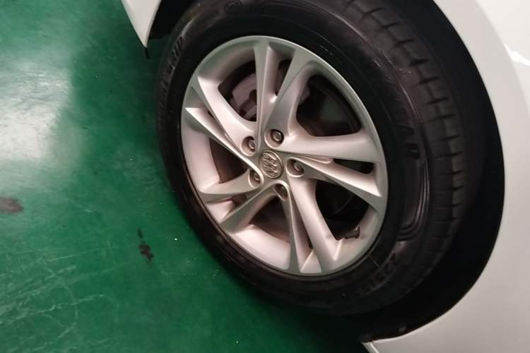 Used Buick Regal 2022 552T Smart Edition Left Front Wheel Hub