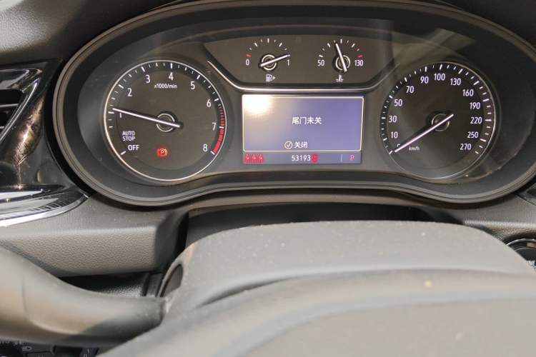 Used Buick Regal 2022 552T Smart Edition Odometer Close Up