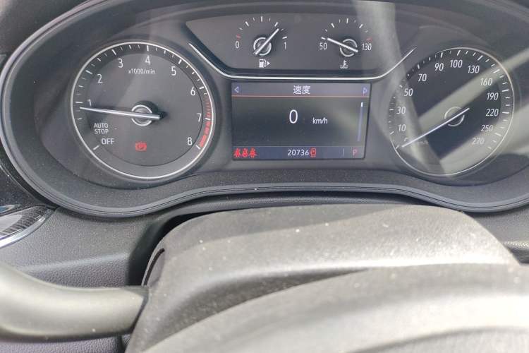 Used Buick Regal 2022 552T Smart Edition Odometer Close Up
