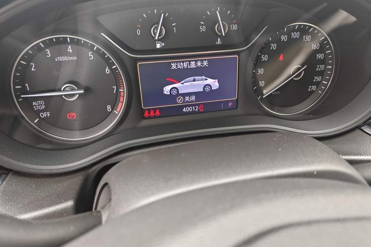 Used Buick Regal 2022 552T Smart Edition Odometer Close Up
