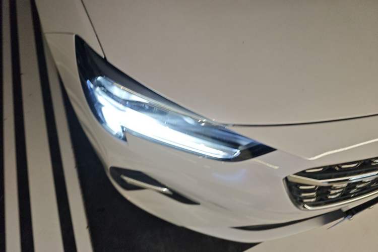 Used Buick Regal 2022 552T Smart Edition Right Front Headlight