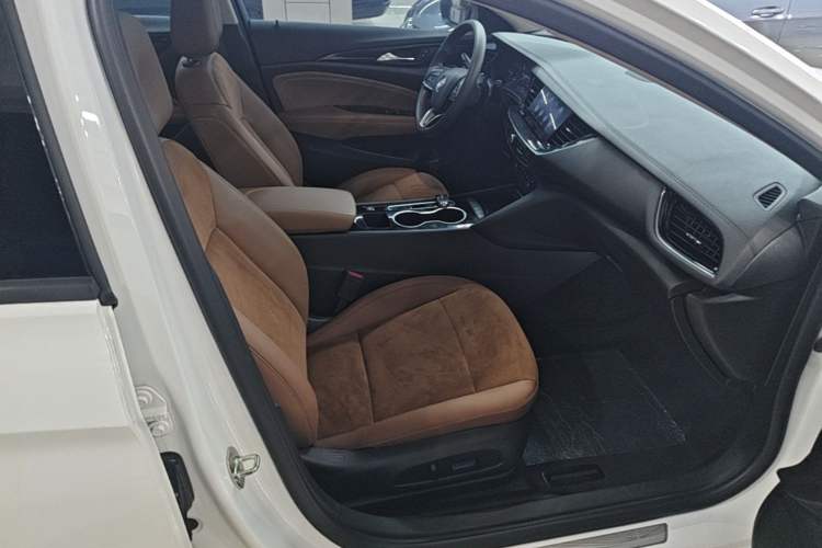 Used Buick Regal 2022 552T Smart Edition Right Front Seat