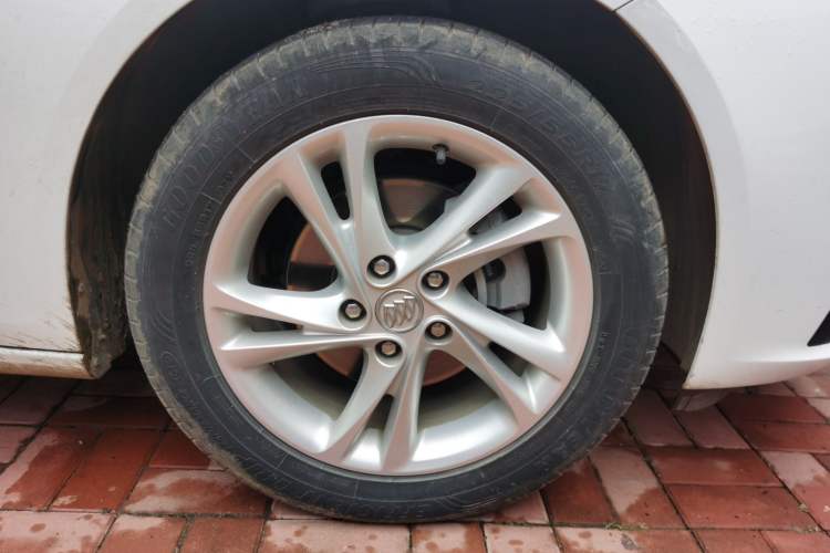 Used Buick Regal 2022 552T Smart Edition Right Front Wheel Hub