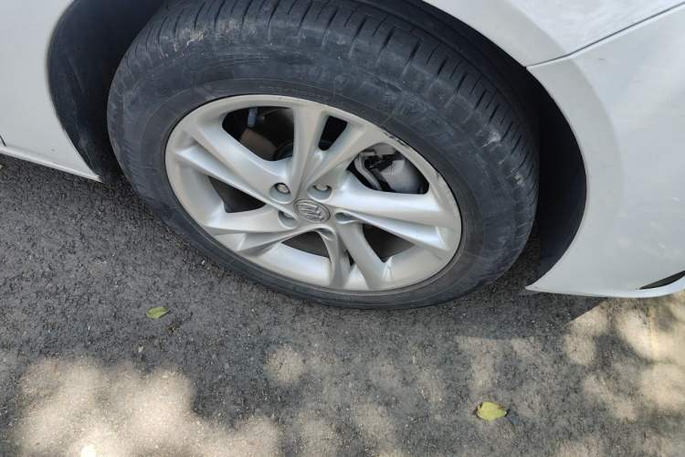 Used Buick Regal 2022 552T Smart Edition Right Front Wheel Hub