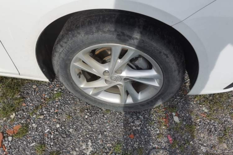 Used Buick Regal 2022 552T Smart Edition Right Front Wheel Hub