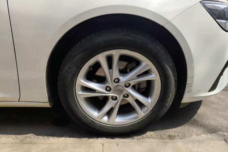 Used Buick Regal 2022 552T Smart Edition Right Front Wheel Hub
