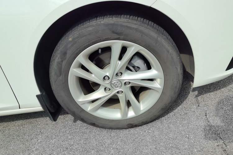 Used Buick Regal 2022 552T Smart Edition Right Front Wheel Hub