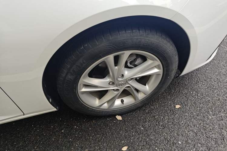 Used Buick Regal 2022 552T Smart Edition Right Front Wheel Hub
