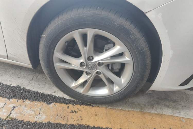 Used Buick Regal 2022 552T Smart Edition Right Front Wheel Hub