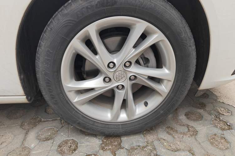 Used Buick Regal 2022 552T Smart Edition Right Front Wheel Hub