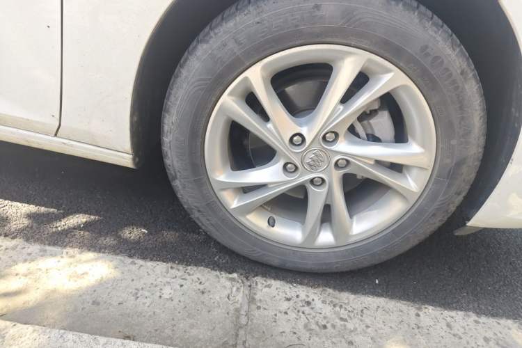 Used Buick Regal 2022 552T Smart Edition Right Front Wheel Hub