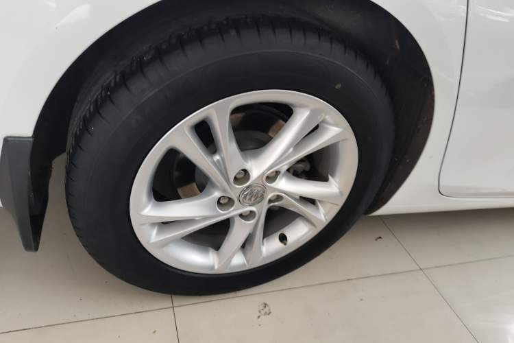 Used Buick Regal 2022 552T Smart Edition Right Rear Wheel Hub
