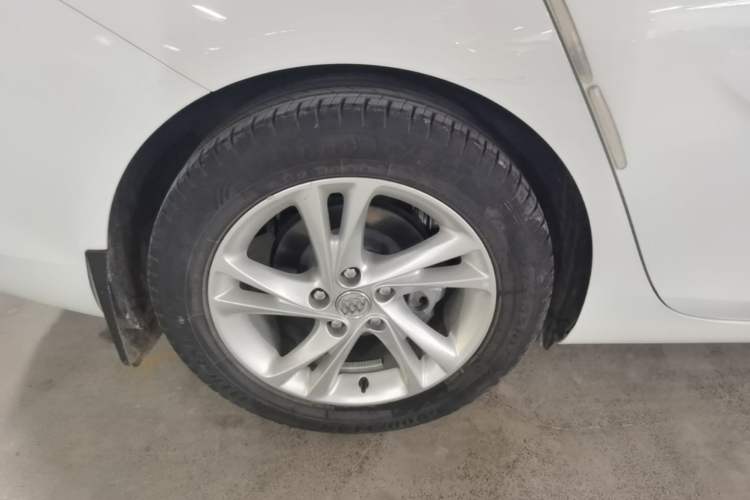 Used Buick Regal 2022 552T Smart Edition Right Rear Wheel Hub
