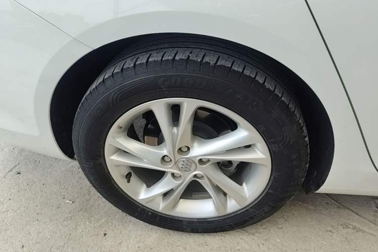 Used Buick Regal 2022 552T Smart Edition Right Rear Wheel Hub