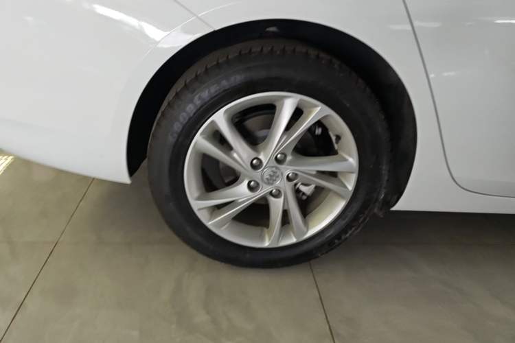 Used Buick Regal 2022 552T Smart Edition Right Rear Wheel Hub