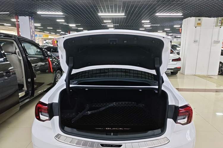 Used Buick Regal 2022 552T Smart Edition Trunk