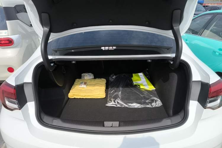 Used Buick Regal 2022 552T Smart Edition Trunk