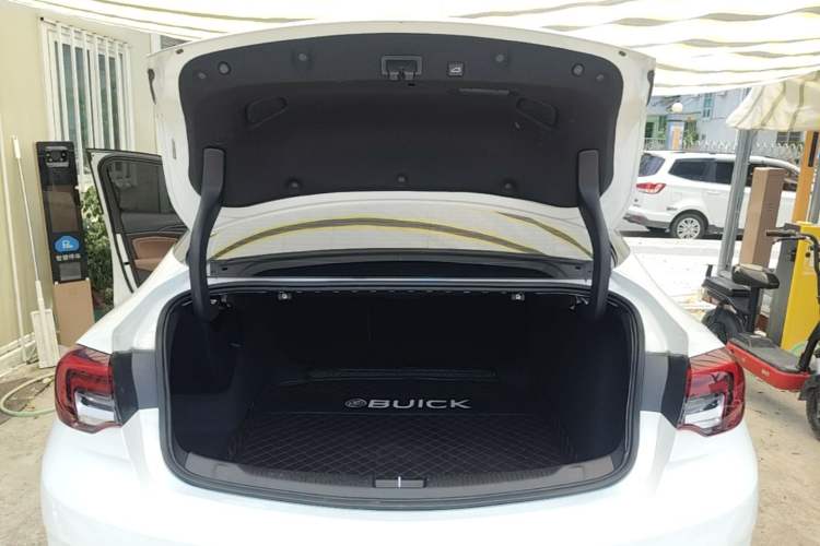 Used Buick Regal 2022 552T Smart Edition Trunk