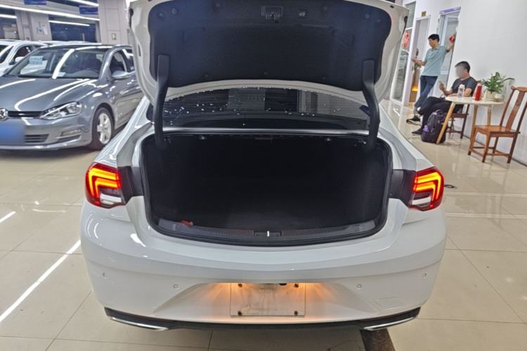 Used Buick Regal 2022 552T Smart Edition Trunk