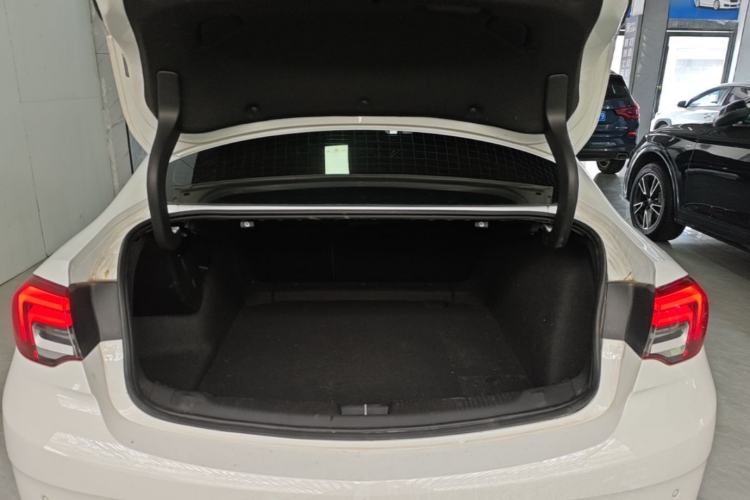 Used Buick Regal 2022 552T Smart Edition Trunk