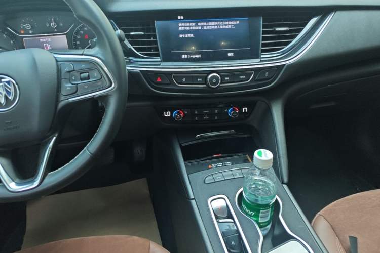 Used Buick Regal 2023 552T Smart Enjoyment Version Audio And AC Panel