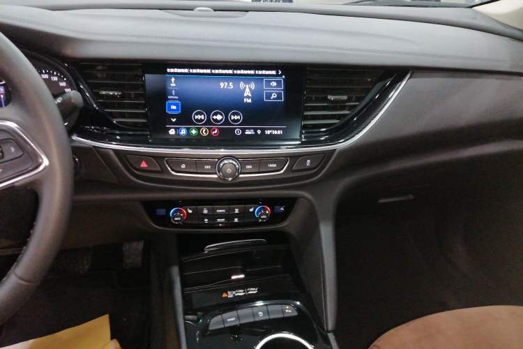 Used Buick Regal 2023 552T Smart Enjoyment Version Audio And AC Panel