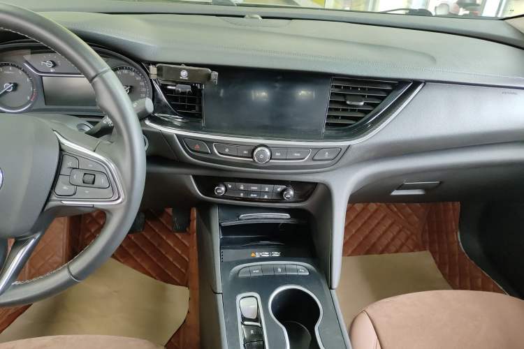 Used Buick Regal 2023 552T Smart Enjoyment Version Audio And AC Panel
