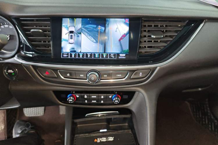 Used Buick Regal 2023 552T Smart Enjoyment Version Audio And AC Panel