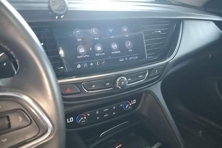 Used Buick Regal 2023 552T Smart Enjoyment Version Audio And AC Panel