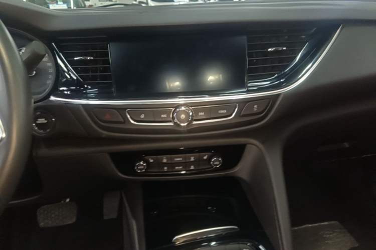 Used Buick Regal 2023 552T Smart Enjoyment Version Audio And AC Panel